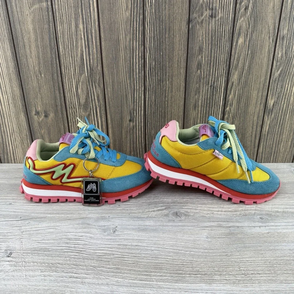 Marc Jacobs product pair